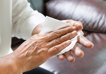 Benarkah Telapak Tangan Berkeringat Jadi Tanda Penyakit Mematikan?