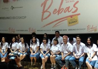 Kompak Screening Film Bebas, Para Alumni SMA Kompak Kenakan Baju Warna Serupa hingga Seragam SMA
