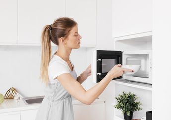 Agar Tidak Menjadi Racun, Jangan Panaskan 9 Bahan Makanan ini Menggunakan Microwave!