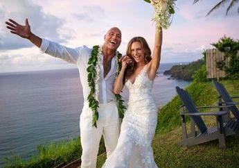 Dinikahi Dwayne Johnson, Intip Pesona Cantik dan Seksi Lauren Hashian