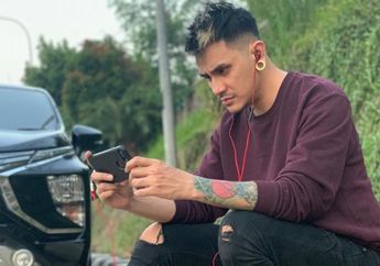 Enggan Bahas Mantan Istri, Vicky Nitinegoro: Udah Masing-masing Lah