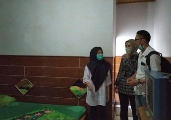 Sambil Tunjukkan Kamar Hotel Lokasi Rekaman, V Si Pemeran Video Vina Garut Kenakan Hijab dan Mengaku Rajin Puasa