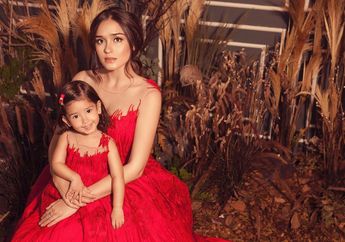 Tabloid NOVA Terbaru: Hamil Tua, Yasmine Wildblood Masih Sibuk Urus Anak Pertamanya