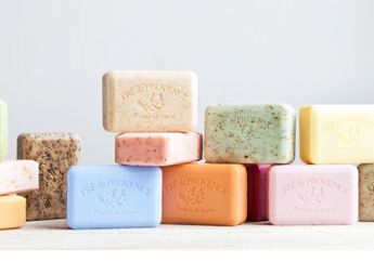 Beda Sabun Cair VS Sabun Batangan yang Ternyata Punya Keunikan Masing-masing, Mana yang Cocok Buatmu?