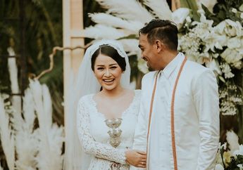 Nyanyikan Lagu Bareng sang Suami, Mutia Ayu Bagikan Klip Video Pernikahannya, Glenn Fredly: Cinta Kita Terikat di Bumi dan di Surga Selamanya