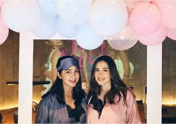 Gelar Baby Shower Bersama, Nabila Syakieb dan Yasmine Wildblood Terlihat Seksi dan Menawan dalam Balutan Pajamas!