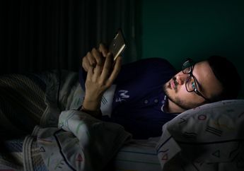 Terlalu Sering Nonton Serial Drama di Ponsel Sambil Tiduran, Pria 19 Tahun Ini Alami Stroke Akut!