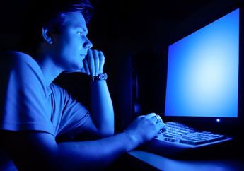 Bisa Rusak Mata, Cari Tahu Kiat-kiat Meminimalisir Bahaya Sinar Biru yang Dihasilkan dari Layar Gadget