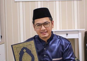 Pernah Jualan Es Krim Hingga Bisnis Jual Beli Tanah Makam, Artis Tampan Ini Berhasi Tempati Kursi di DPR Periode 2014-2019