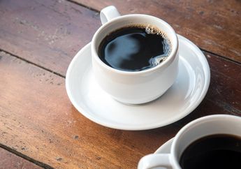 Sedang PMS atau Menstruasi? Hindari Minum Kopi! Kenali yuk Dampaknya untuk Tubuh 