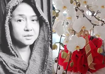 Kankernya Kambuh Lagi, Ria Irawan Dapat Bunga dari Presiden Jokowi