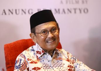Cari Jawaban Reading Comprehension Task 1 'Short Bio', Chapter 10: B.J. Habibie