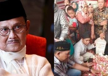 Baru Sehari Dikebumikan, Nisan BJ Habibie Miring Akibat Warga yang Ingin Selfie