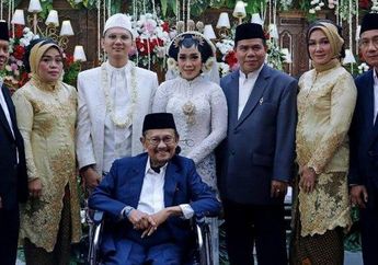 Kisah BJ Habibie di Penghujung Hidupnya, Rela Keluar Rumah Sakit Pakai Kursi Roda Demi Tepati Janji Jadi Saksi di Pernikahan Anak ART