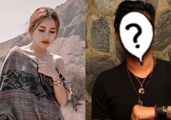 Dihujat Gara-gara Auratnya Keliatan, Ayu Ting Ting yang Enggan Terima Kakinya Dipegang Tak Segan Tendang Penyanyi Tampan Ini!