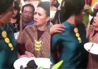 Netizen Ikutan Emosi Karena Viral Video Ibu-ibu Berantem di Kondangan, Namun Faktanya Makin Bikin Kesal!