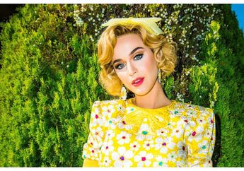 Pakai Topi Baret Karya Rinaldy Yunardi hingga Dipuji Secantik Pramugari, Katy Perry Nyatakan Siap Jadi Ibu Tiri Anaknya Orlando Bloom