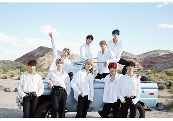 NCT 127 Tiba di Jakarta, Tampak Lelah sampai Duduk 'Ngemper' di Bandara