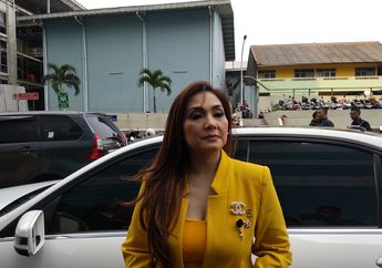 Tetap Bugar dengan Suara Emasnya di Usia 55 Tahun, Rupanya Sejak Muda Nia Daniaty Rutin Lakukan Olahraga Lompat Tali Sebanyak 500 Kali Tiap Pagi dan Sore!