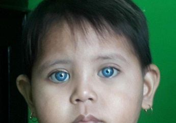 Bukan Blasteran Asing, Balita Keturunan Betawi Bekasi Ini Bermata Biru