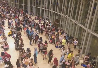 Super Kpop Festival Indonesia 2019 Hari Pertama Digelar, Para Fans Antri dengan Tertib