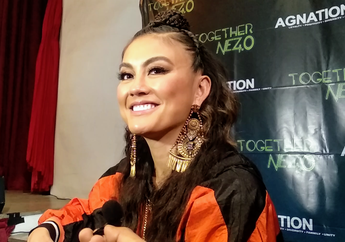 Agnez Mo Jadi Artis Indonesia Pertama yang Dibuat Patung Lilin Madame Tussauds Singapore!