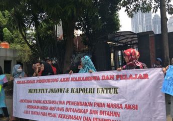 Begini Jadinya Kalau Emak-emak Ikutan Demo, Masih Pakai Daster!
