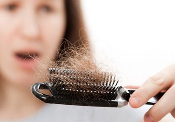 4 Bahan Alami Ini Sukses Atasi Rambut Rontok, Caranya Mudah Kok!