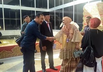 Baju Mulan Jameela Saat Pelantikan di Gedung DPR RI Dinilai Terburuk di Antara 4 Artis Lainnya