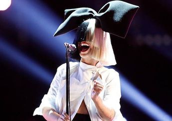 Idap Ehlers-Danlos Syndrome, Sia Beberkan Kondisi Kesehatannya