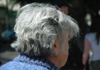 Cuma Pakai 4 Bahan Ini Dijamin Ampuh Jadi Cara Alami Menghilangkan Uban Tanpa Merusak Kulit Kepala, Berani Coba?