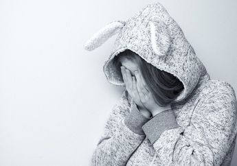 Cemburu Buta Rebutan Cowok, Geng Siswi Madrasah Aliyah Keroyok Siswi SMK Hingga Tega Jambak Rambut dan Injak Dadanya 