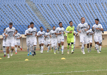 Skuat Persib Bandung Akhirnya Sepakat Soal Gaji, Manajemen Tunggu Kesembuhan Robert Alberts?