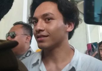Diberi Hadiah oleh Penggemar Jelang Sidang, Jefri Nichol Tanggapi dengan Menanyakan Nama Para Fans