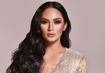 Biasa Tampil Cetar dengan Makeup Tebal dan Bulu Mata Badai, Intip Penampilan Rumahan Krisdayanti saat Nyantai di Kamar Bersama Anak dan Suami