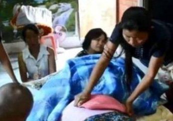 Dinyatakan Meninggal Dunia dan Nyaris Dikremasi, Jenazah Wanita ini Tiba-tiba Hidup Kembali Usai Disentuh Sang Suami