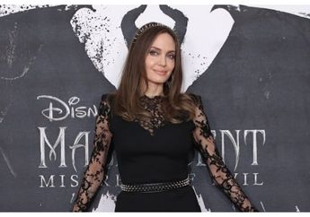 Di Sela-sela Syuting The Eternals, Angelina Jolie Sempatkan Berburu Diskon di Pusat Perbelanjaan Spanyol