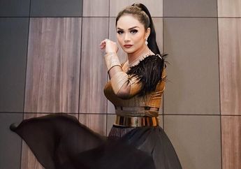 Krisdayanti Lagi-Lagi Pamer Penampilan Sederhana saat Nyantai Dirumah Bareng Suami Tanpa Makeup Tebal dan Bulu Mata Cetar Memabahana!