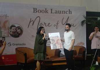 Acha Sinaga dan Andy Ambarita Bagikan Kisah Percintaan Mereka Lewat Buku 'More of You'