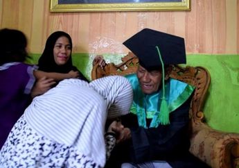 Demi Wujudkan Harapan Anaknya yang Sudah Meninggal Dunia, Kakek La Ode Rela Tempuh Pendidikan Hingga Sarjana di Usia 85 Tahun
