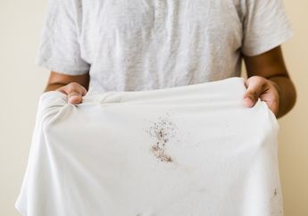 Akhirnya Trik Ini Terbongkar! Ternyata Begini Cara Mudah Hilangkan Noda di Baju Putih, Dijamin Langsung Hempas