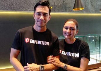 Sengaja Ajak Sang Istri Touring Sepeda Motor ke Pegunungan Himalaya, Darius Sinathrya Puji Donna Agnesia Boncengers yang Baik