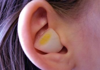 Letakkan Bawang Putih pada Telinga, Rasakan Manfaat Tak Terduga ini!