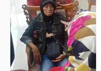 Aksi Malingnya Ketahuan, "Pria Berjilbab" Ini Dipaksa Lepas Jilbabnya oleh Warga yang Mengeroyoknya, Polisi Beri Penjelasan Berbeda