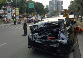 Karma Instan! Jemput Wanita Selingkuhan, Pria di Jakarta Selatan Alami Tabrakan Beruntun Hingga Jadi Sasaran Amukan Massa yang Geram