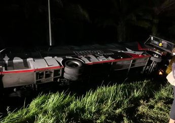 Belum Tidur Selama 72 Jam, Supir Bus Ini Menghantarkan Para Penumpangnya Menuju Pengalaman Mengerikan, Tapi Sikapnya Malah Begini