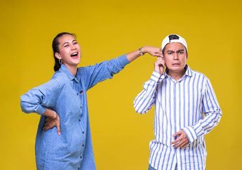 Bawa Pulang Piala dari Metube Web TVAsia Award 2019, Baim Wong Berpose dengan Senyum Merekah