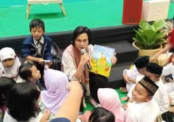 Orang Tua Sering Memberi Gawai pada Anak, Padahal Mendengarkan Dongeng dan Mendongeng Punya Lebih Banyak Manfaat Lho!