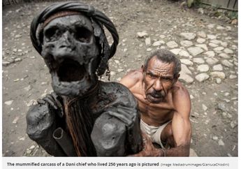 Demi Abadikan Jasad Leluhurnya, Orang Suku Dani 'Masak' Jasadnya Selama 6 Jam Setiap Harinya