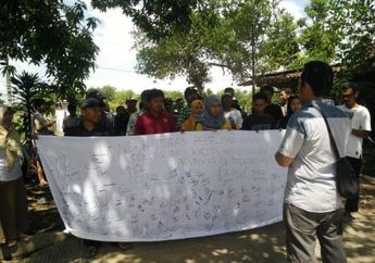 Ngamuk Usai 2 Perangkat Desanya Ketahuan Selingkuh, Warga Ungaran Demo dan Tuntut Keduanya Turun dari Jabatan, Kades Terlanjur Pingsan Sebelum Beri Jawaban